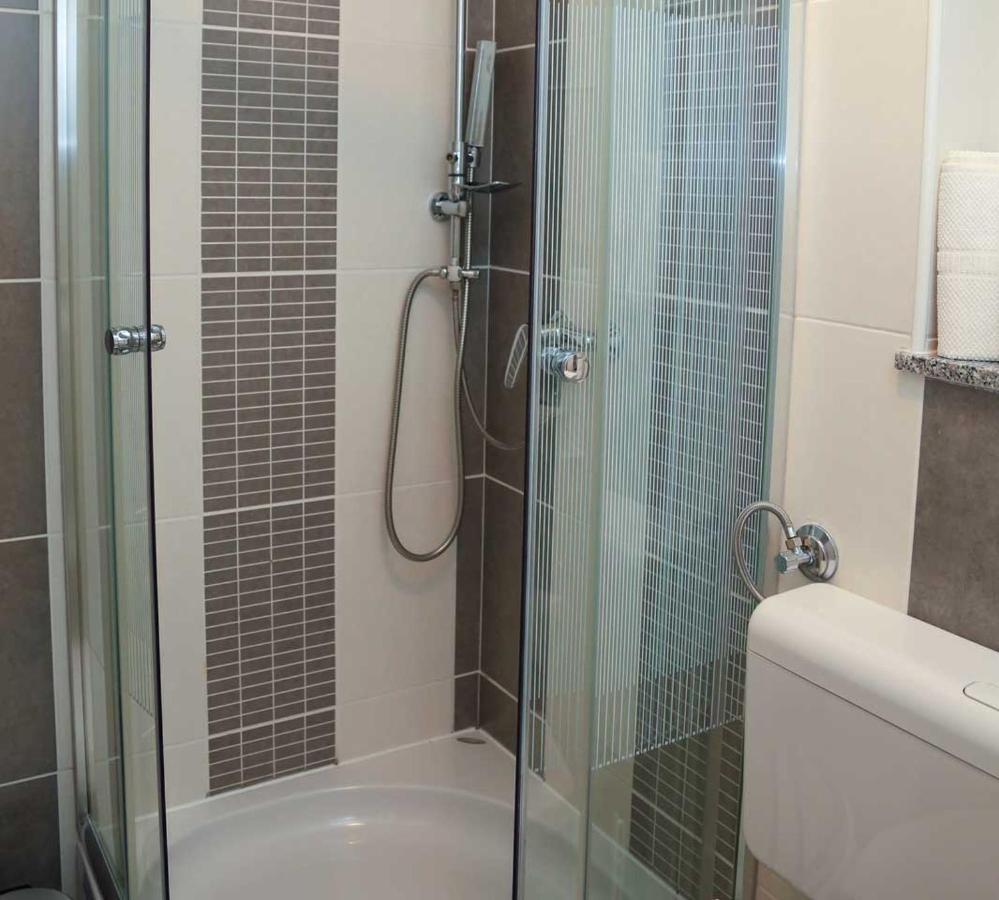 Adrian-Apartments-51511-Malinska-Otok-Krk Primorska 21 Esterno foto