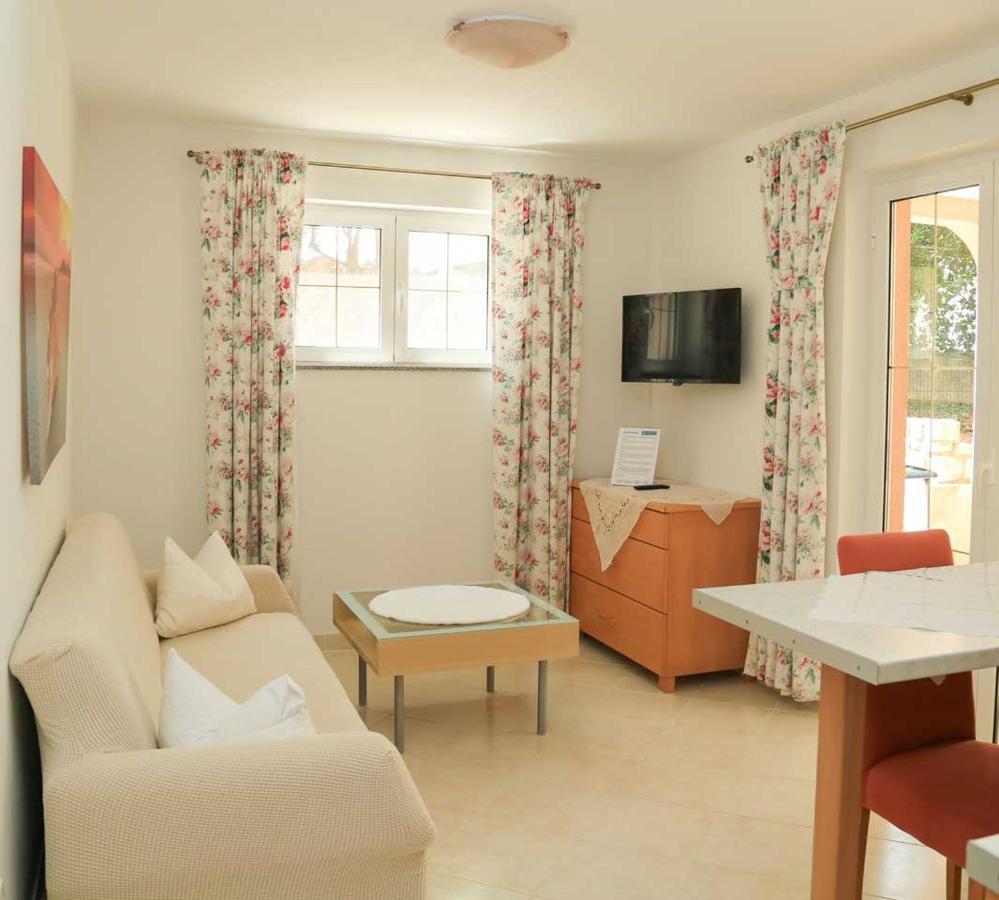 Adrian-Apartments-51511-Malinska-Otok-Krk Primorska 21 Esterno foto